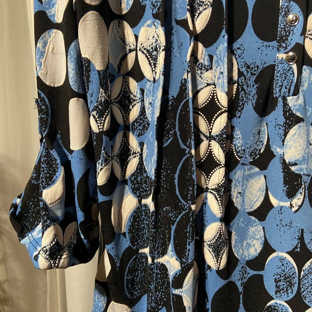 Carolyn Taylor Blue & Black Geo Patterned Blouse Pleated Flowy Long Sleeve Sz XL - Picture 3 of 5